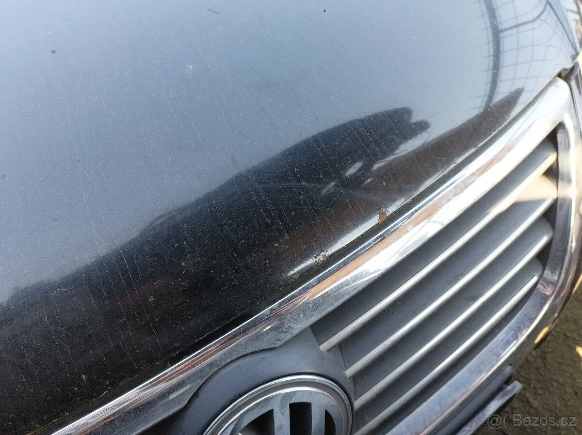 VW Passat B6 - Přední kapota černá - 2