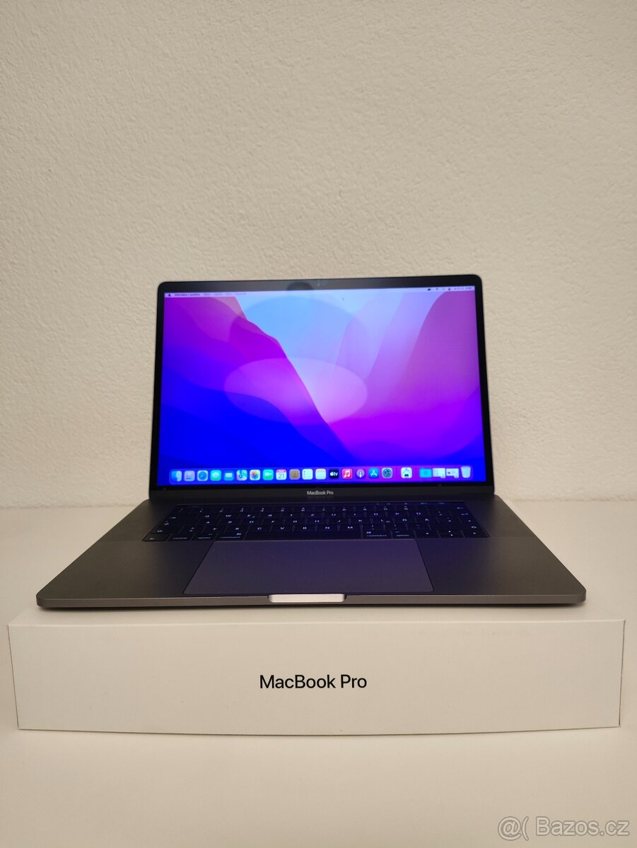 MacBook Pro 15 2016 | i7 • 16GB • 1TB SSD - 2