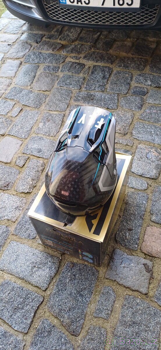 Fly Formula carbon přilba - 2