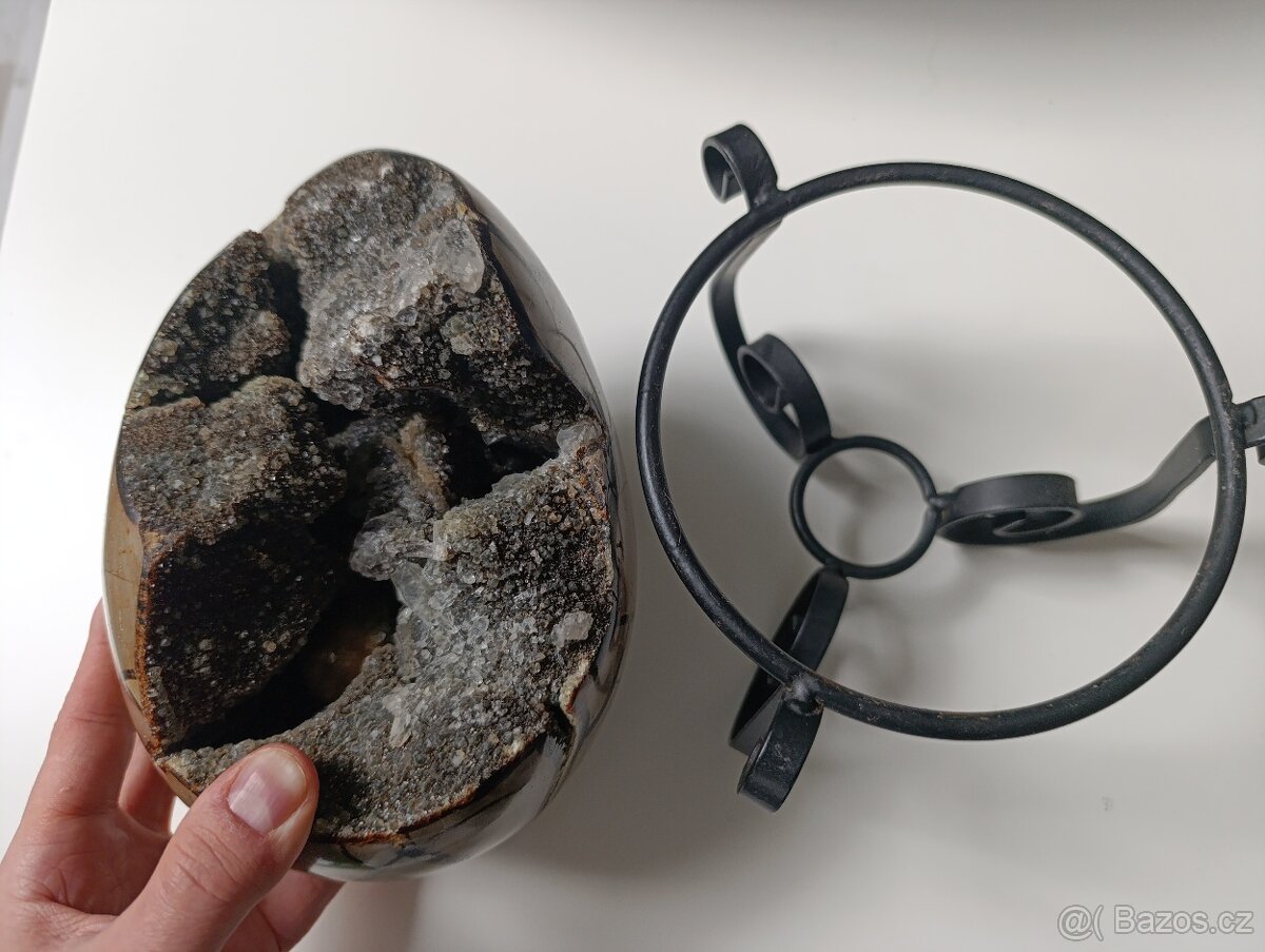 Dračí vejce - septarie se stojánkem - 2