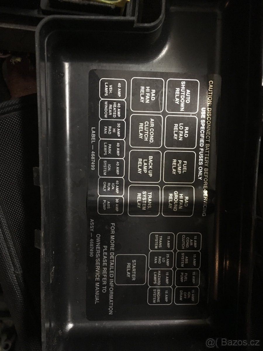 Chrysler Voyager II 3,3 i - pojistkova skříňka - 2