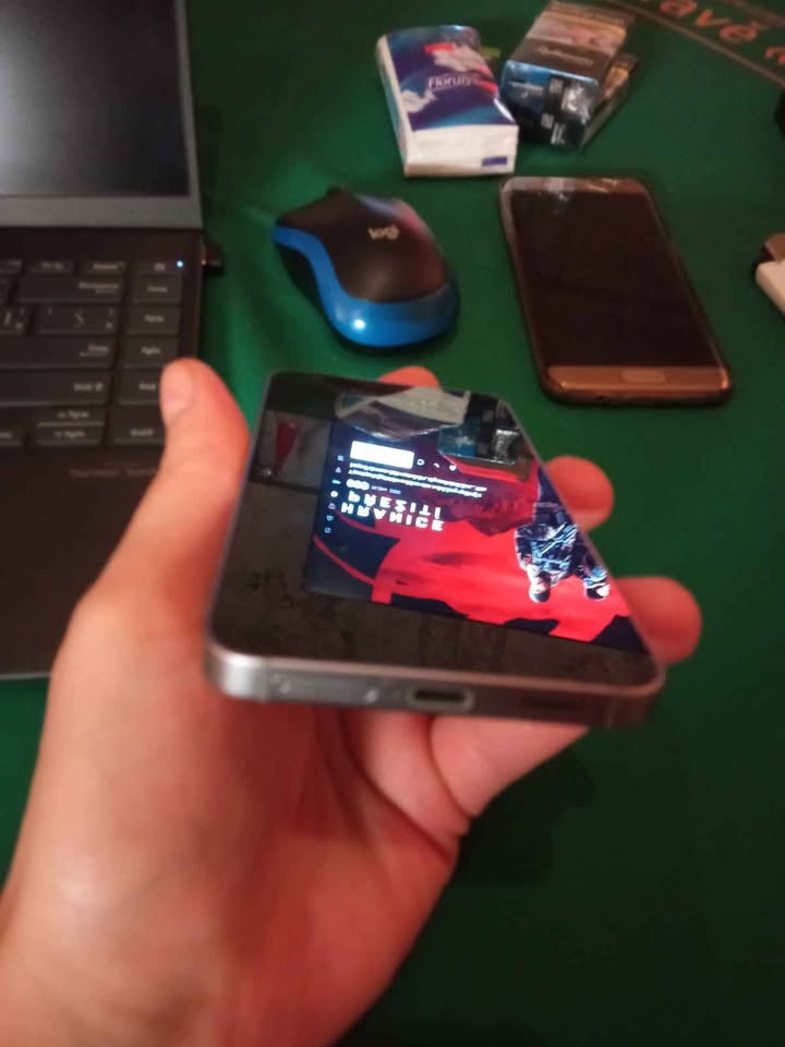 Samsung Galaxy s25 (použitý jako nový) - 2