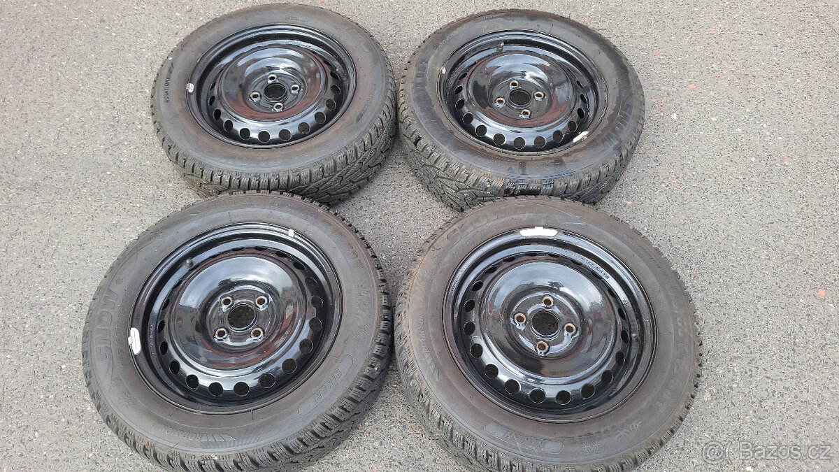 Téměř NOVÁ zimní kola 15" 4x100 Toyota Corolla E12 - 2