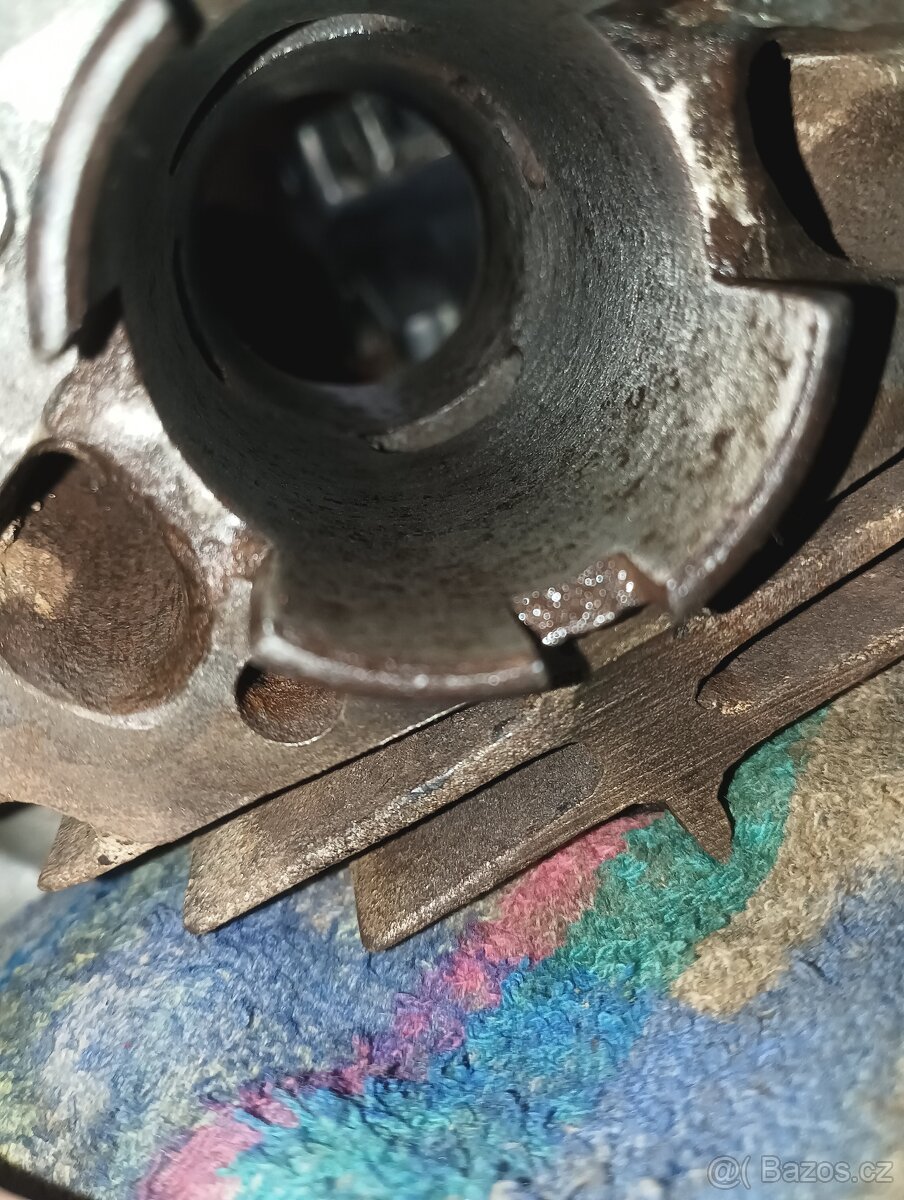 Prodám motor na Jawa 555 - 2