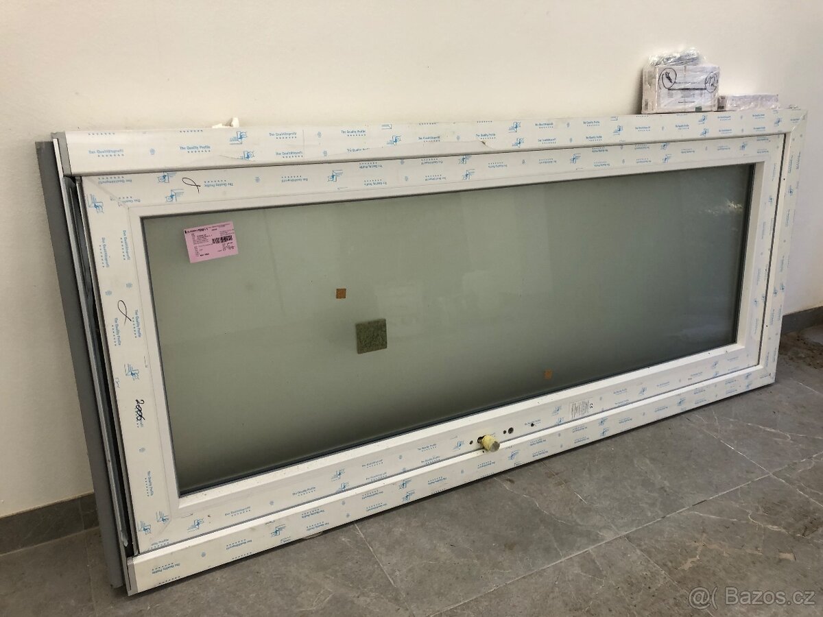 Vchodové plastové dveře bílé Pravé výplň mléčné celosklo - 2