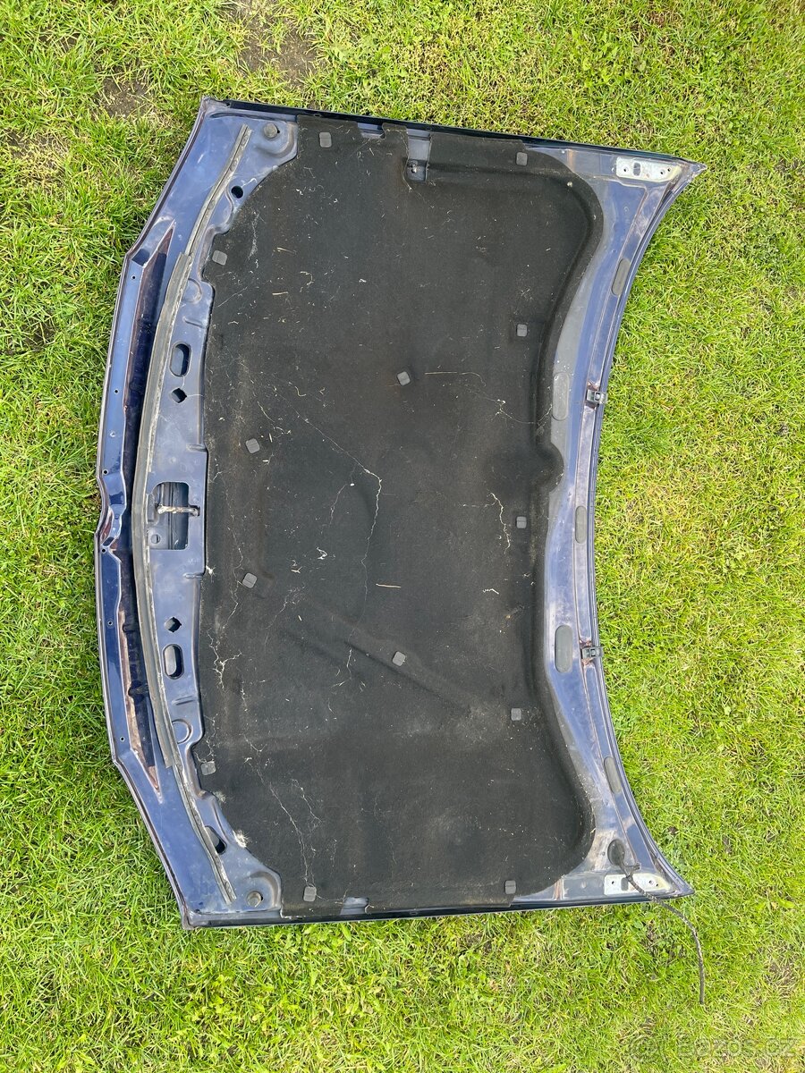 Prodám kapotu na golf iv - 2