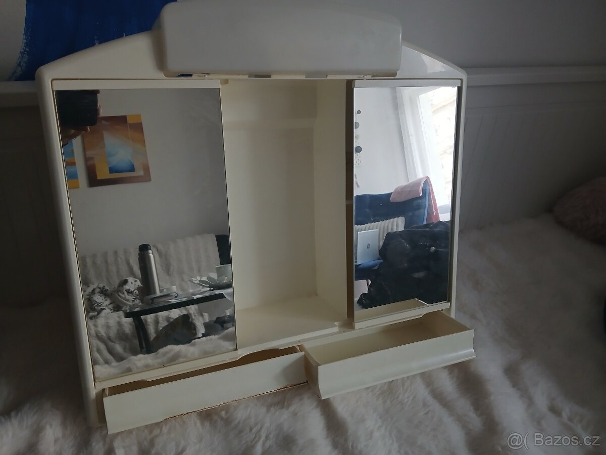 Skříňka nad umyvadlo "retro" - 2