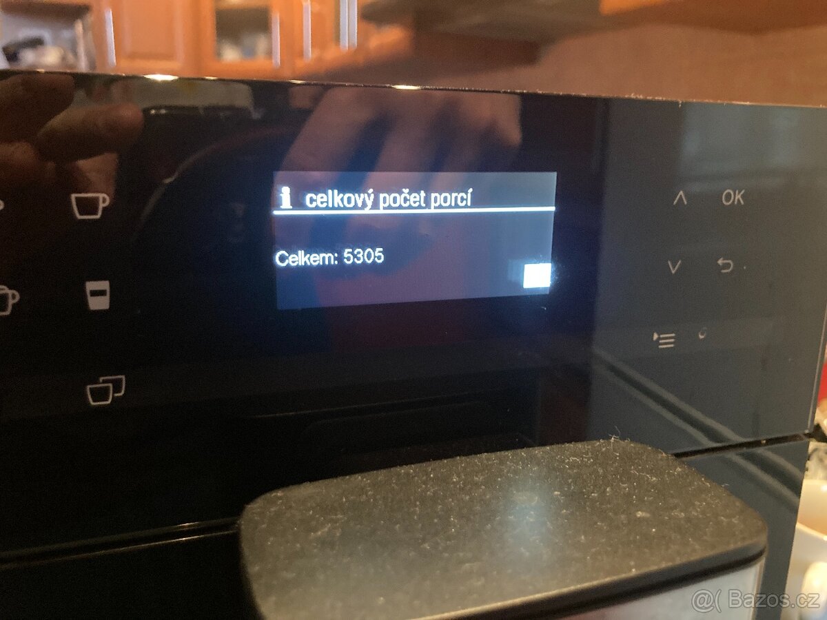 Automatický kávovar Miele CM 5310 Silence Obsidian - 2