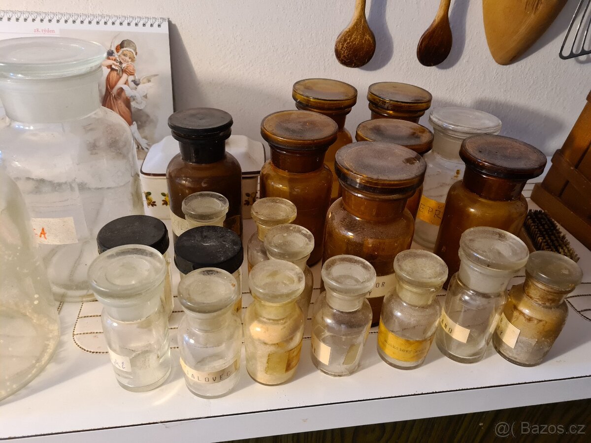 Sklenice se zabroušeným závitem - 2