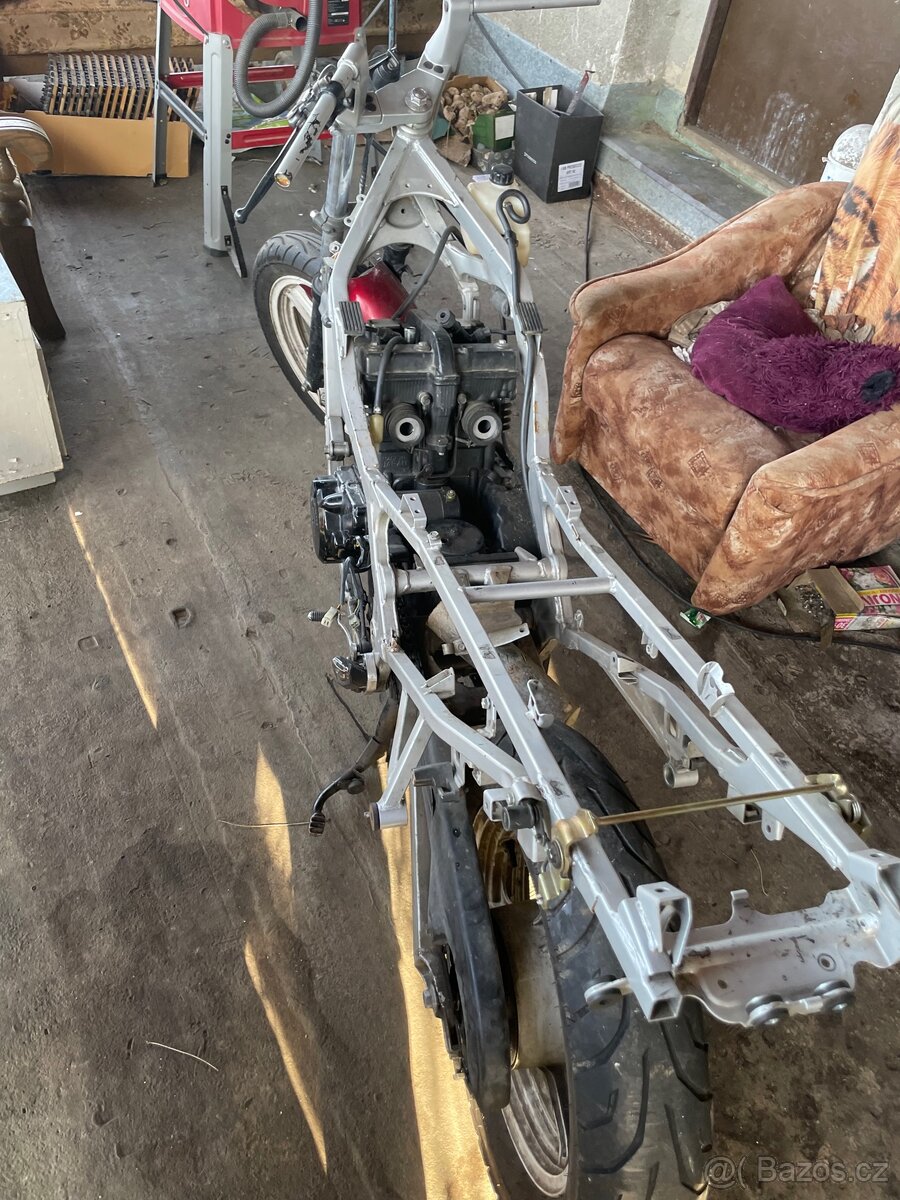 kawasaki gpz 500s - 2