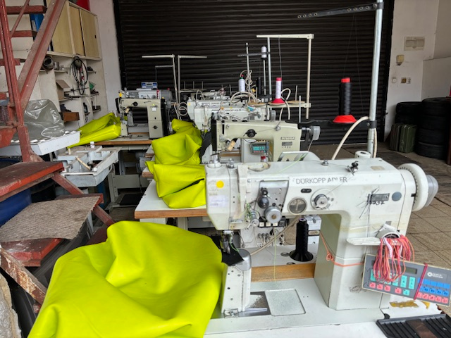 Prodám sloupové šicí stroje - 2