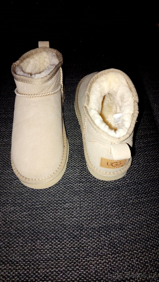 Prodám boty UGG vel.39 classic Mini vel.39 - 2