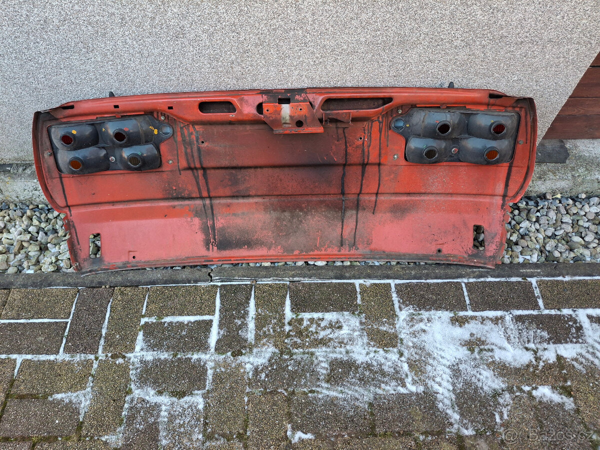 ŠKODA 120 - ZADNÍ ČELO - 2