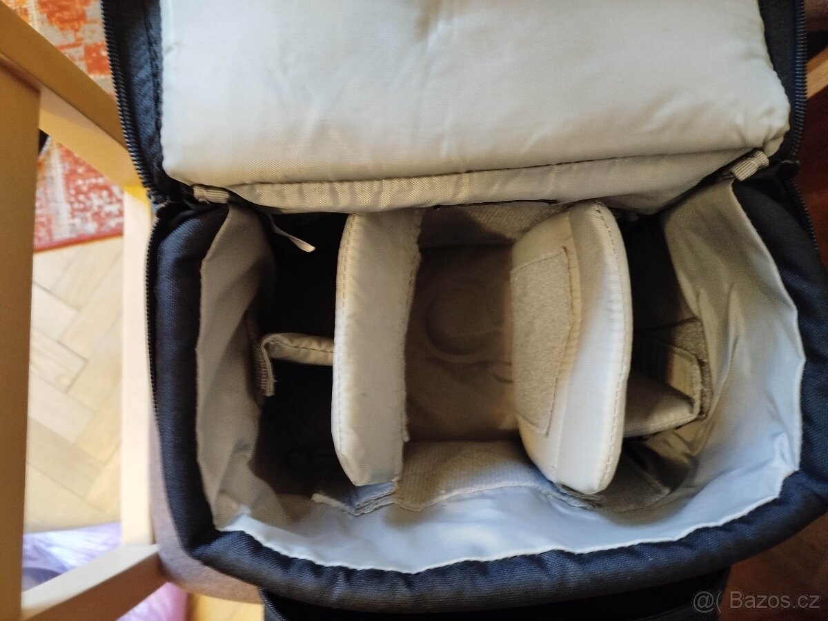 EOS350d s příslušenstvím a brašnou - 2