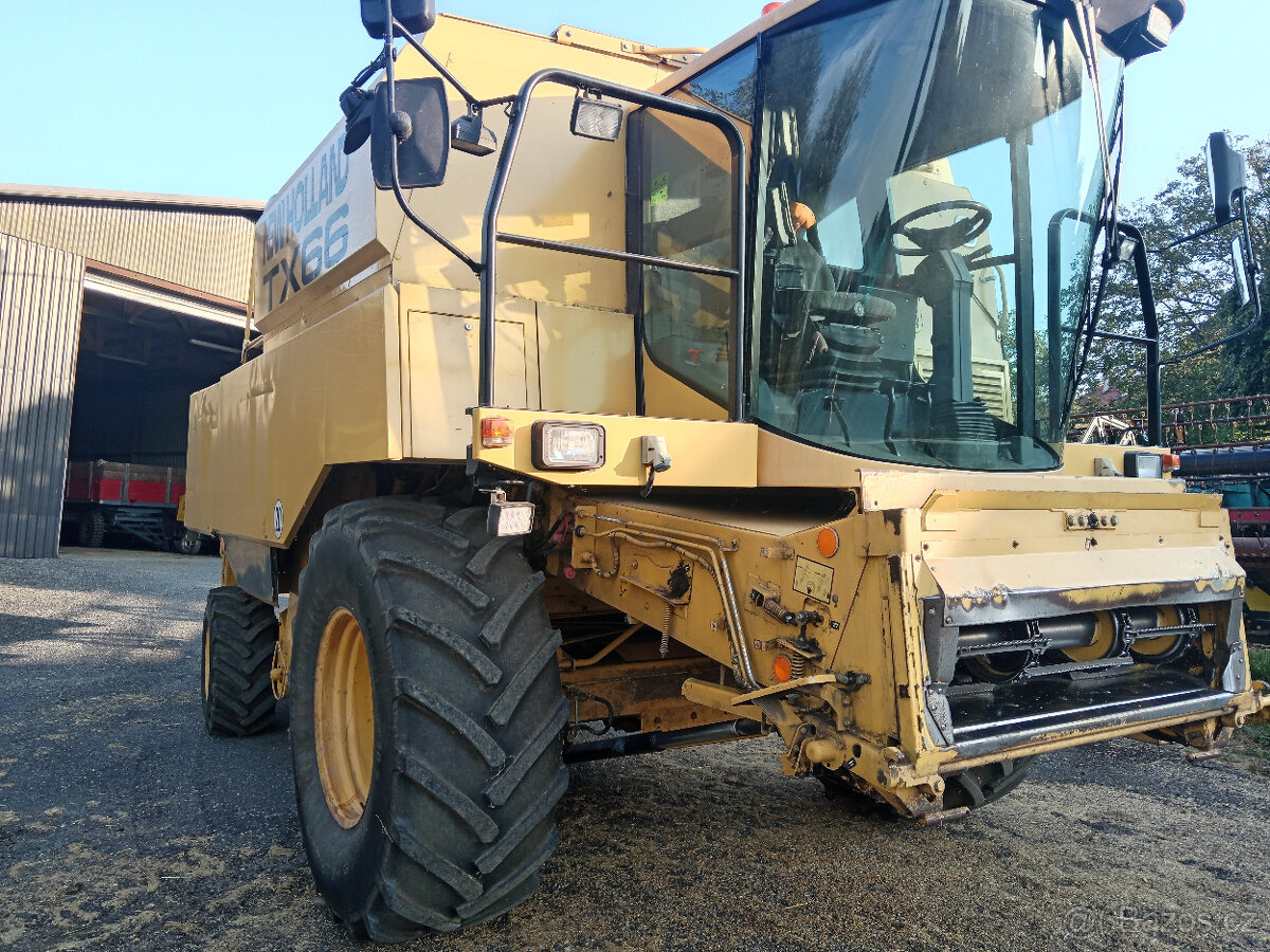 Kombajn NH TX66 - 2