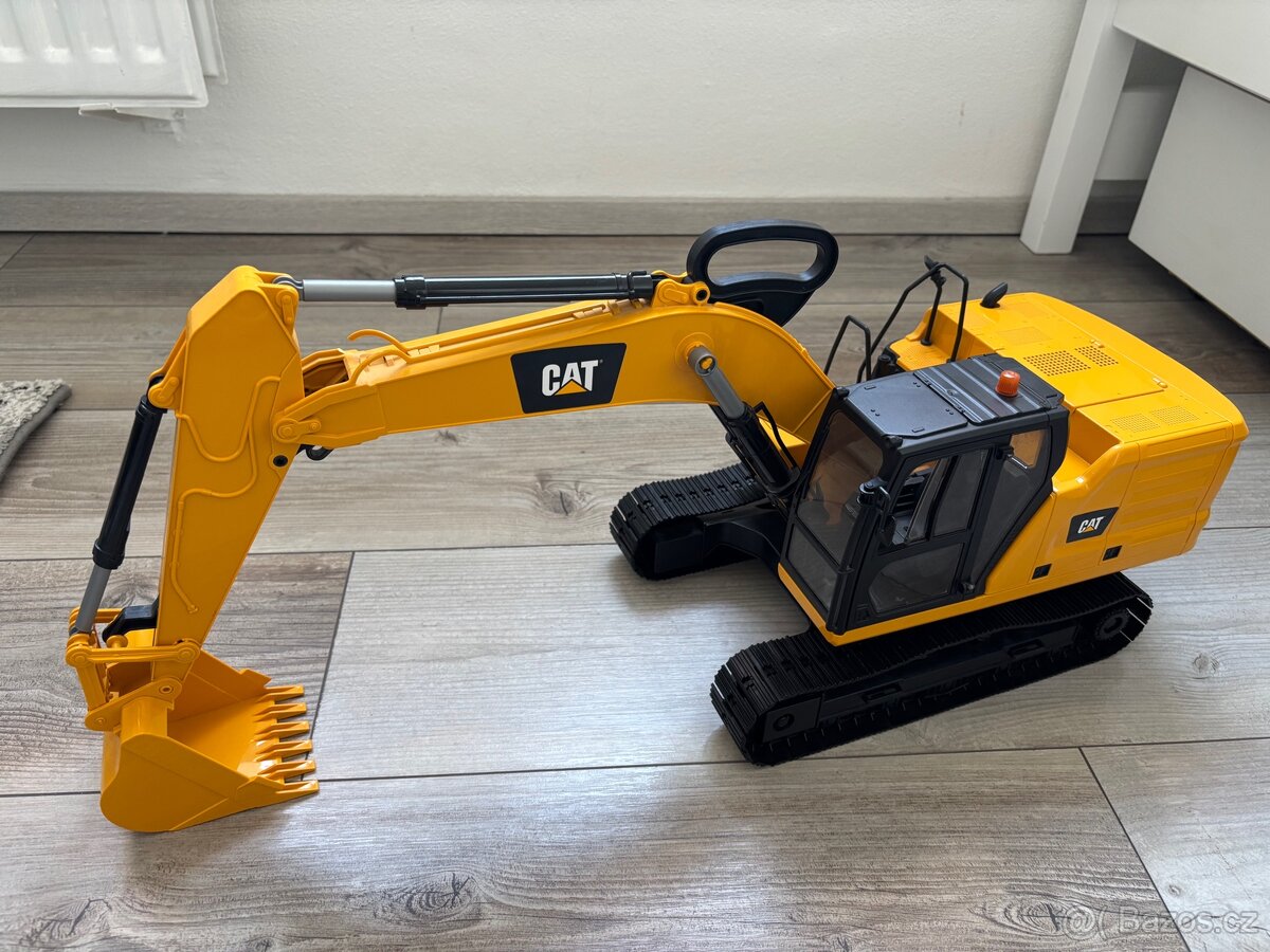Bruder 2483 Pásový bagr Caterpillar - 2