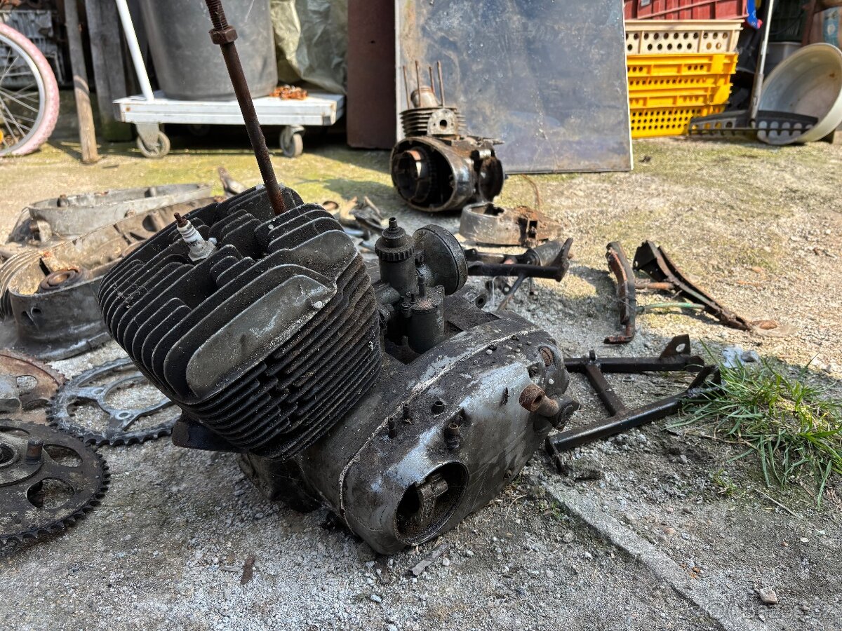 Díly Jawa CZ Manet - 2