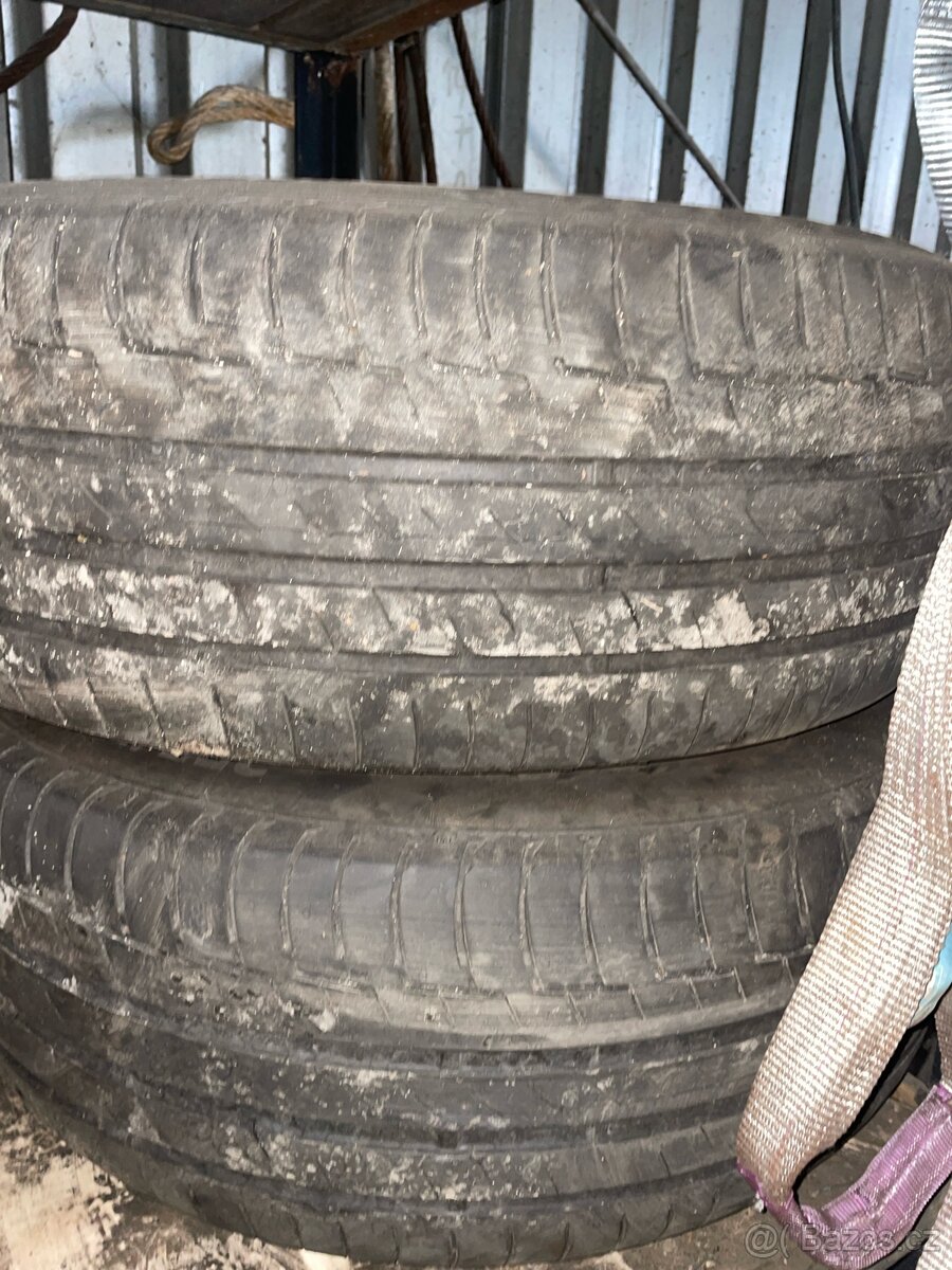Continental 255/55R19 - 2