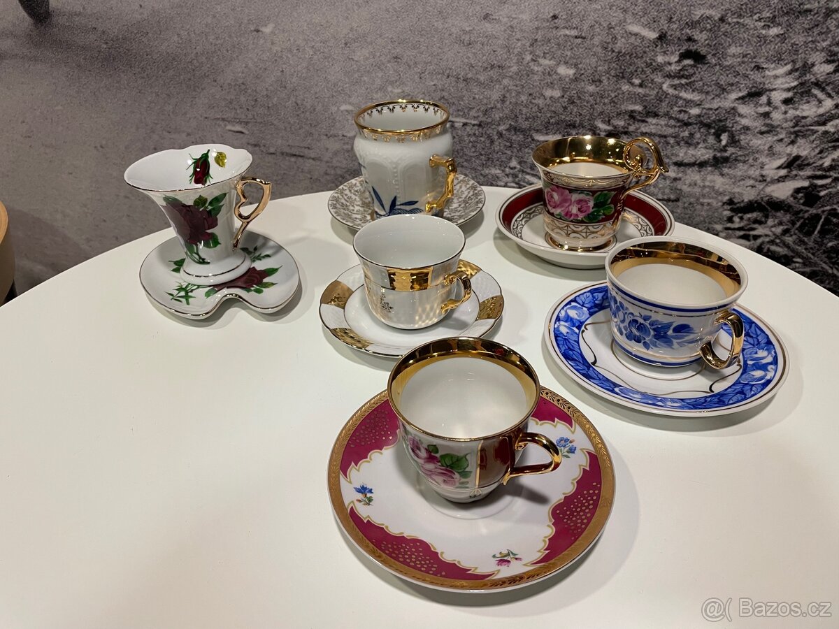 Porcelánové šálky s podšálky - 2