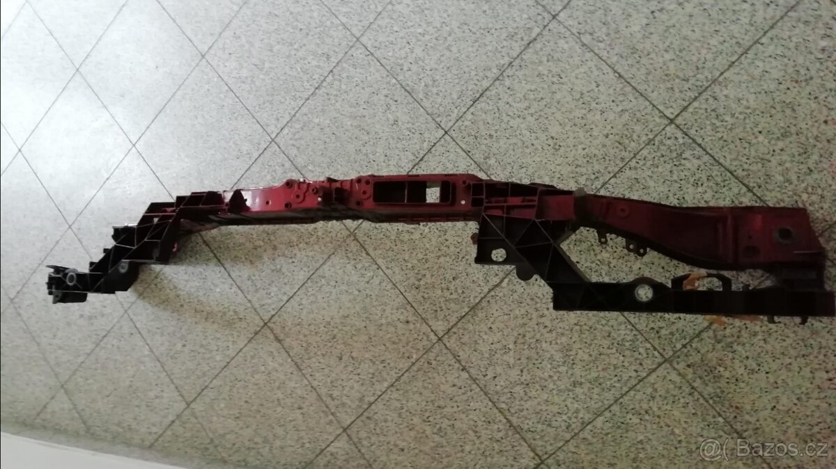 Ford Kuga výztuha nárazník - 2
