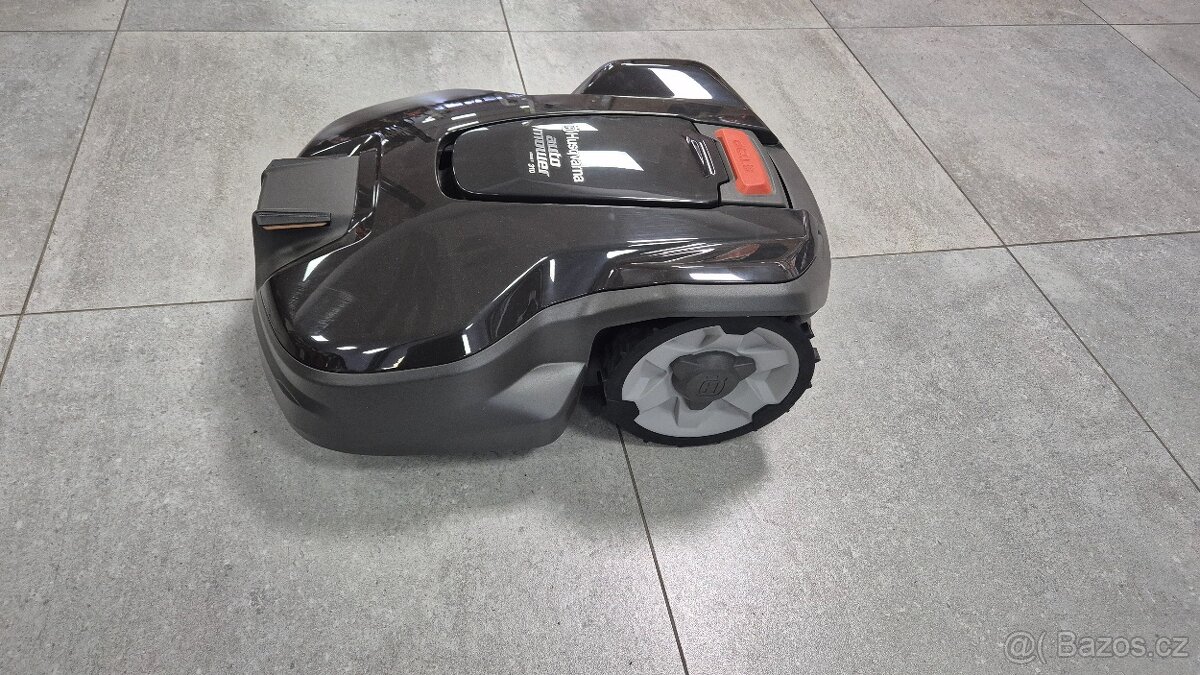 Robotická sekačka Husqvarna 310 Mark II - 2