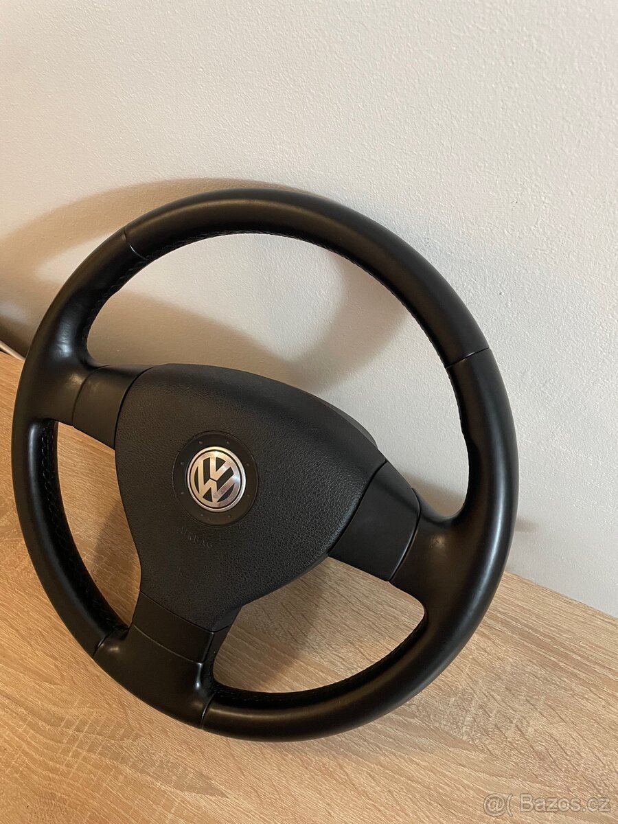 Kožený tříramenný volant VW - 2