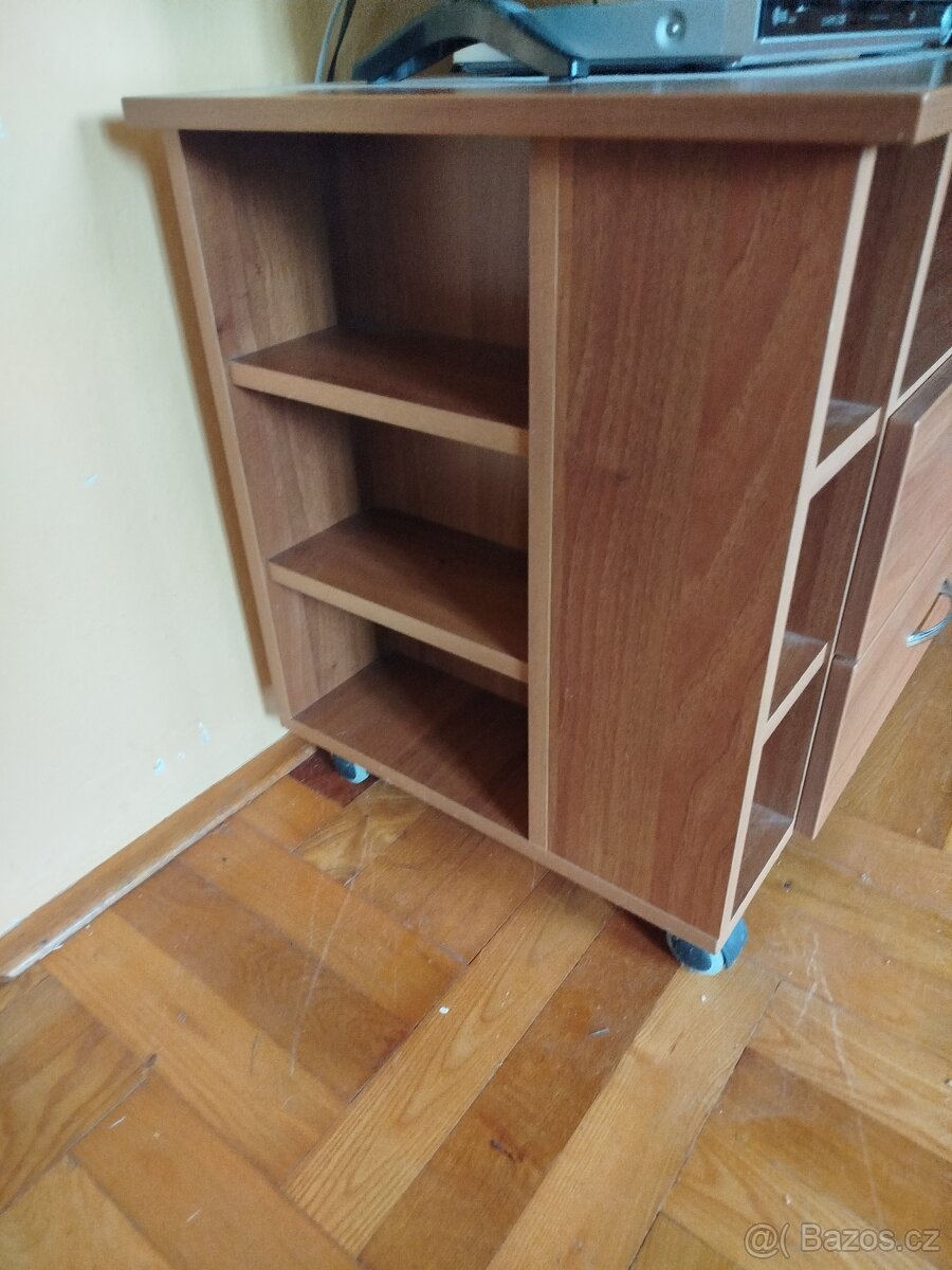 Televizní stolek - 2
