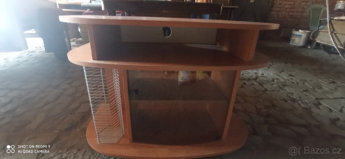 TV Stolek - 2