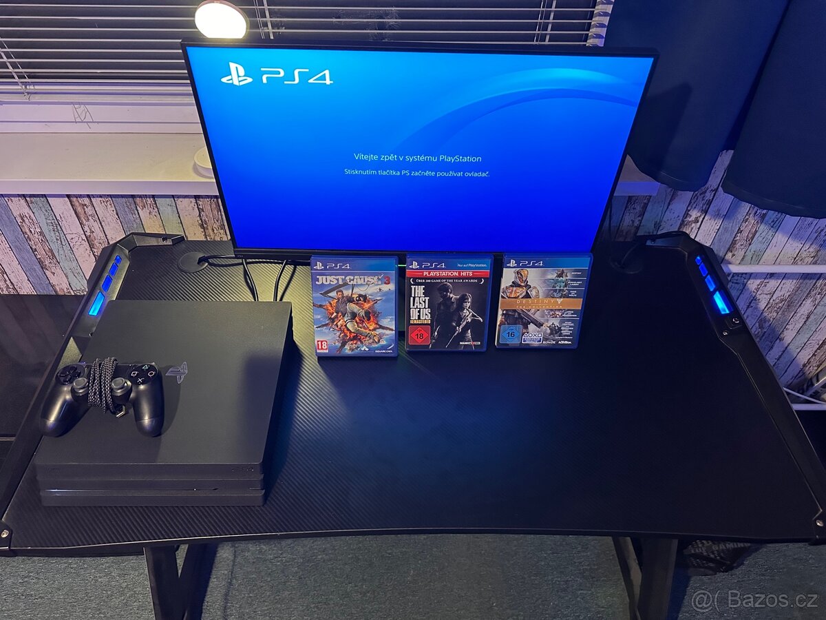 Prodám PlayStation 4 Pro (1TB) + ovladač + 3x hry - 2