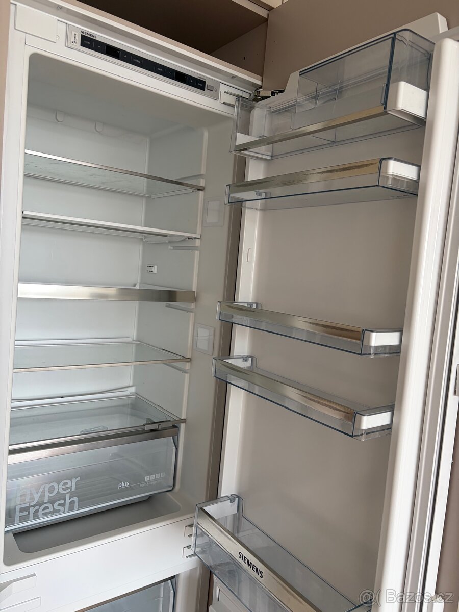 Vestavná lednice s mrazákem - 2
