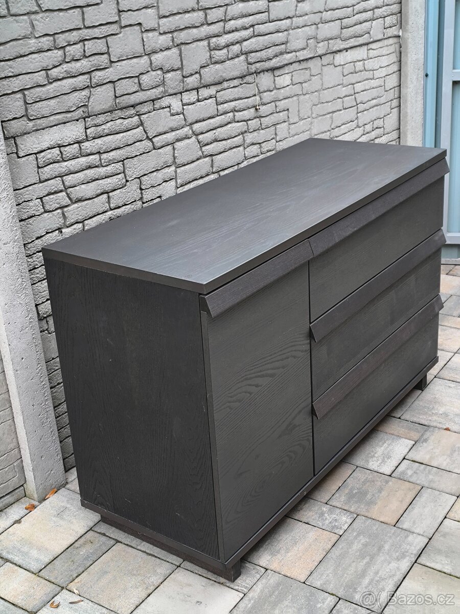 Prodám černou komodu - 2