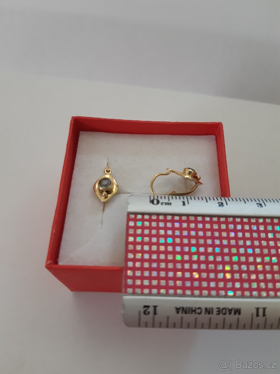 Zlaté náušnice s modrým kamínkem - 2