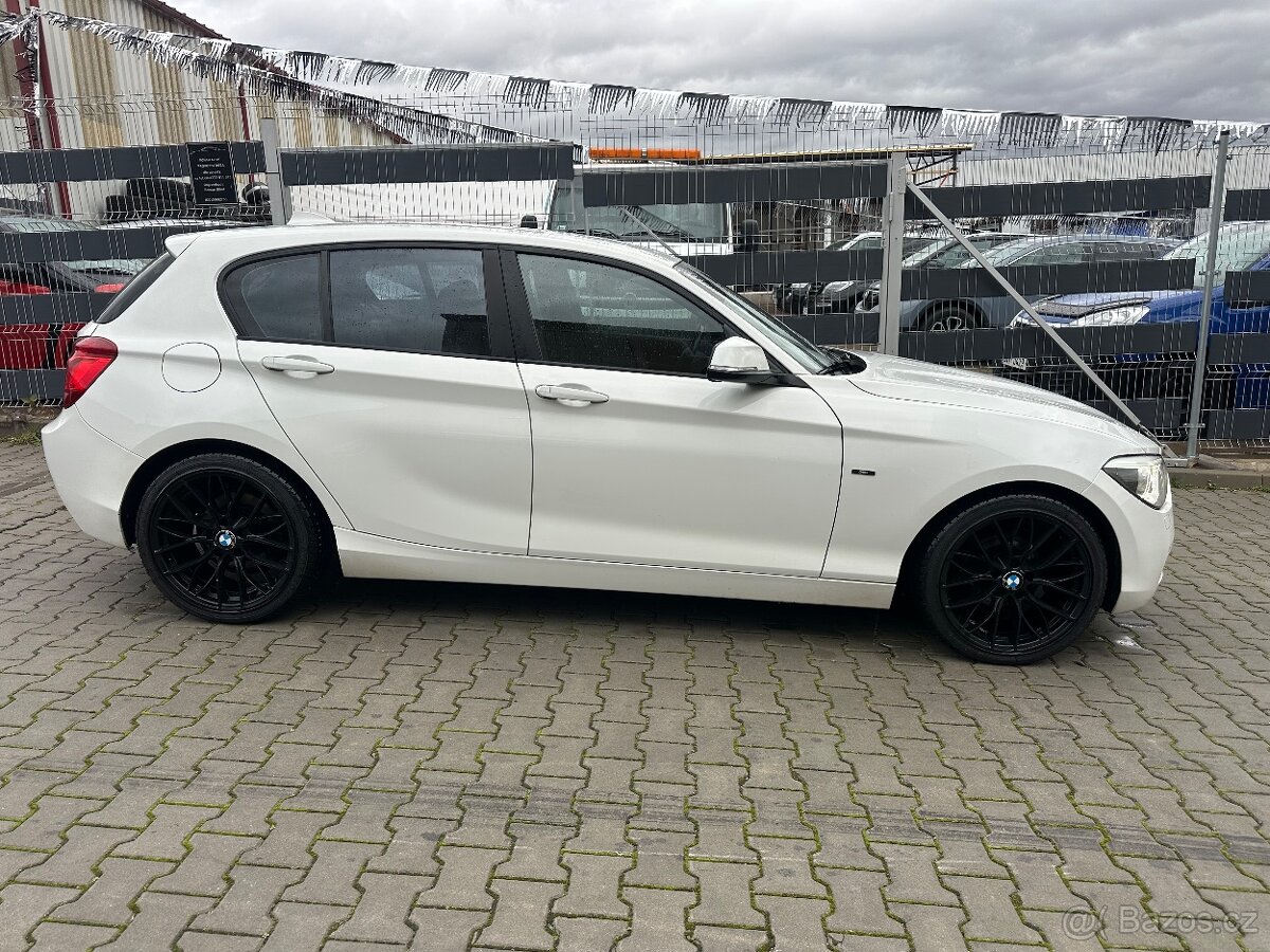 BMW 116i, 8Q-automat,100kw, 2012, servisováno 100% stav - 2