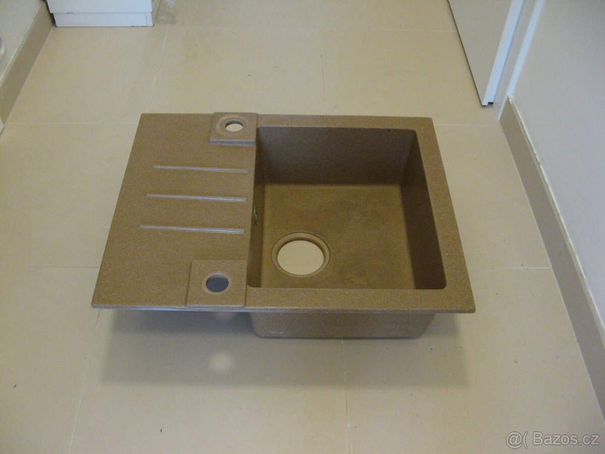 KUCHYŇSKÝ DŘEZ - 2