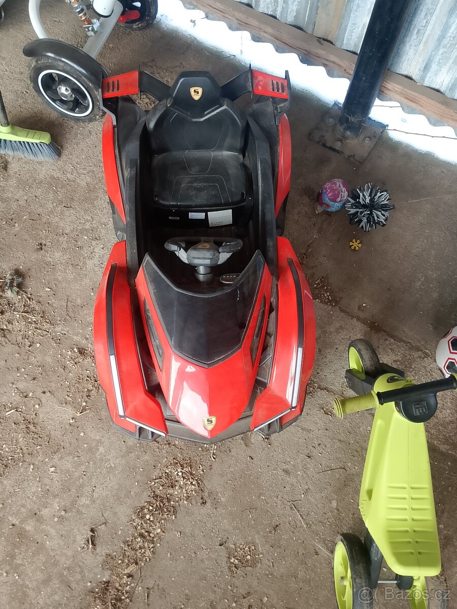 Dětské elektrické autíčko - 2