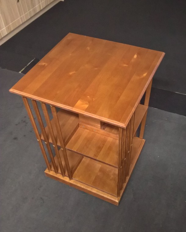 Knihovna/odkládací stolek - 2