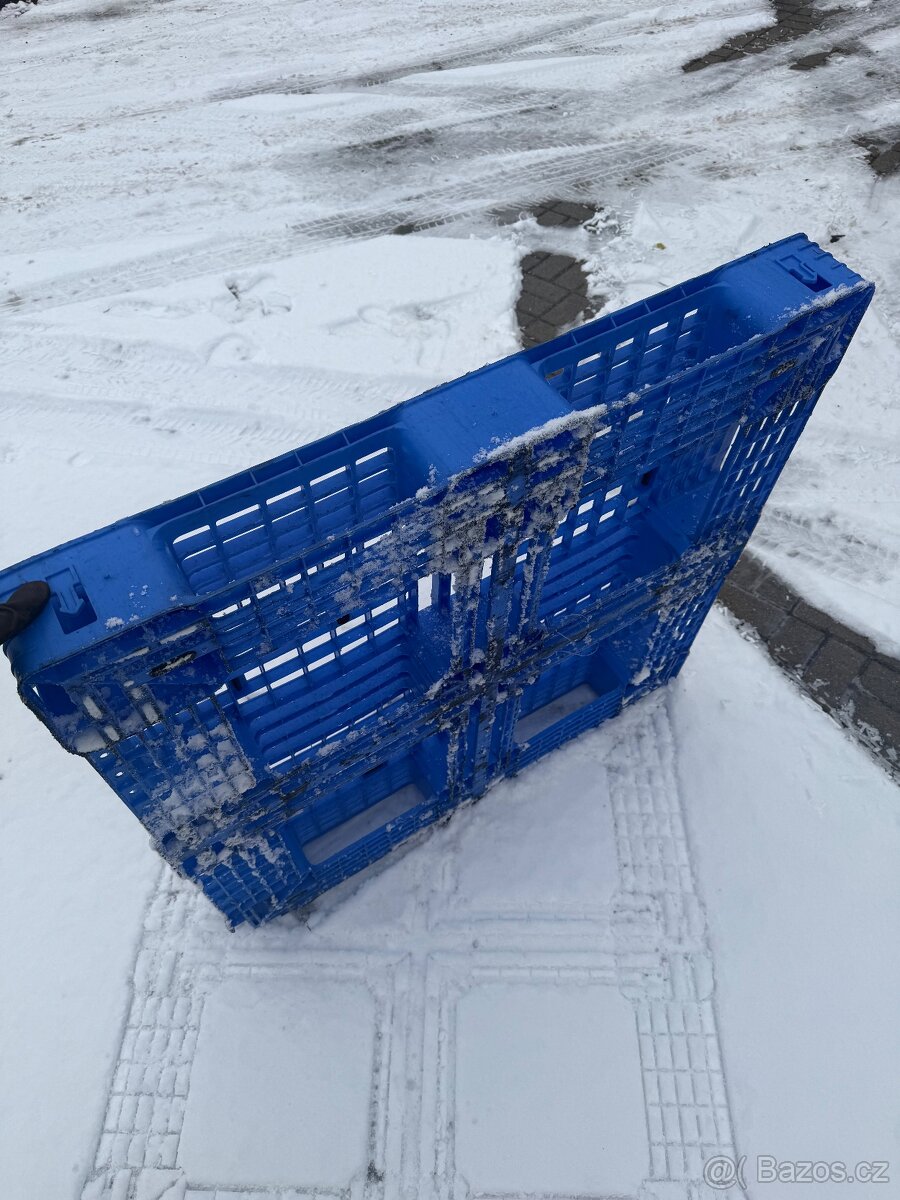 Plastové palety 105x105 - 2