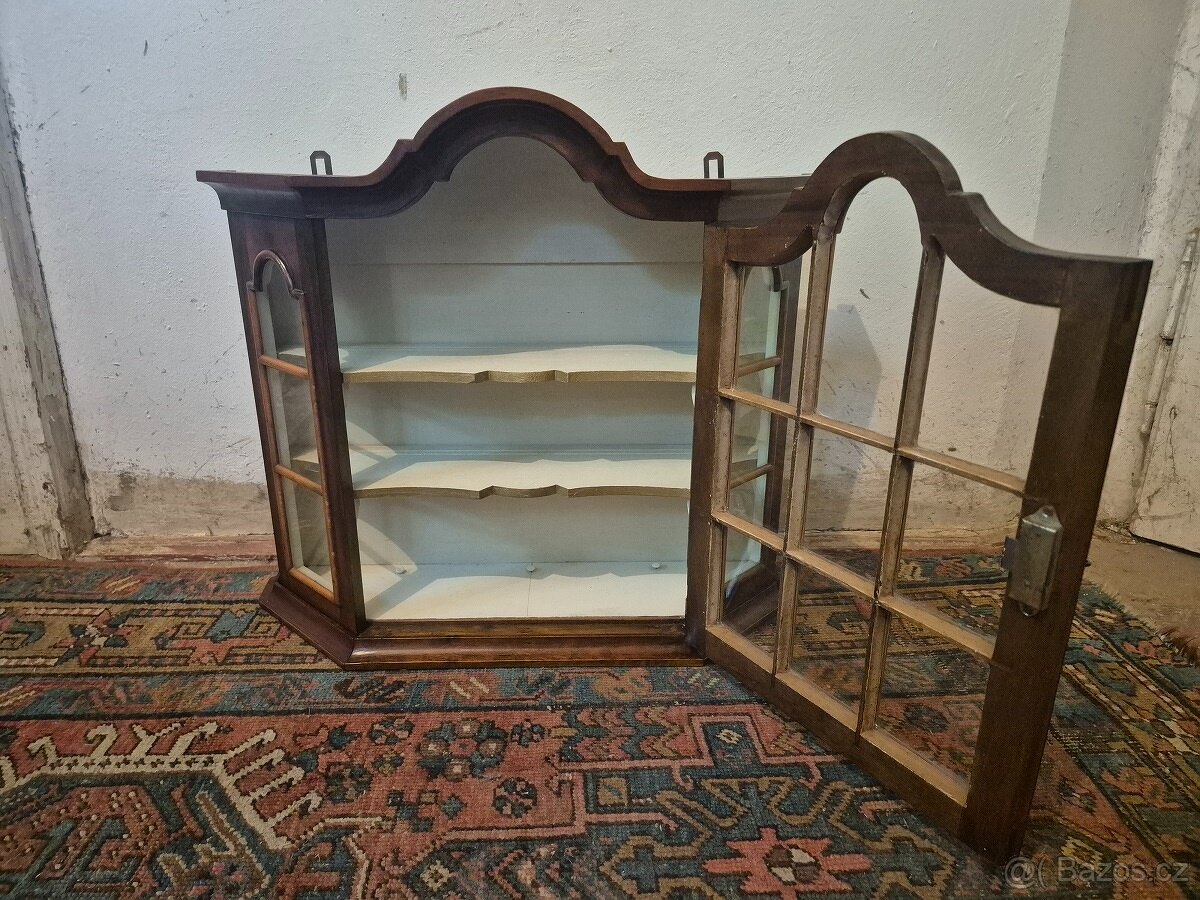 Luxusní nástěnná vitrína - ořech - 2