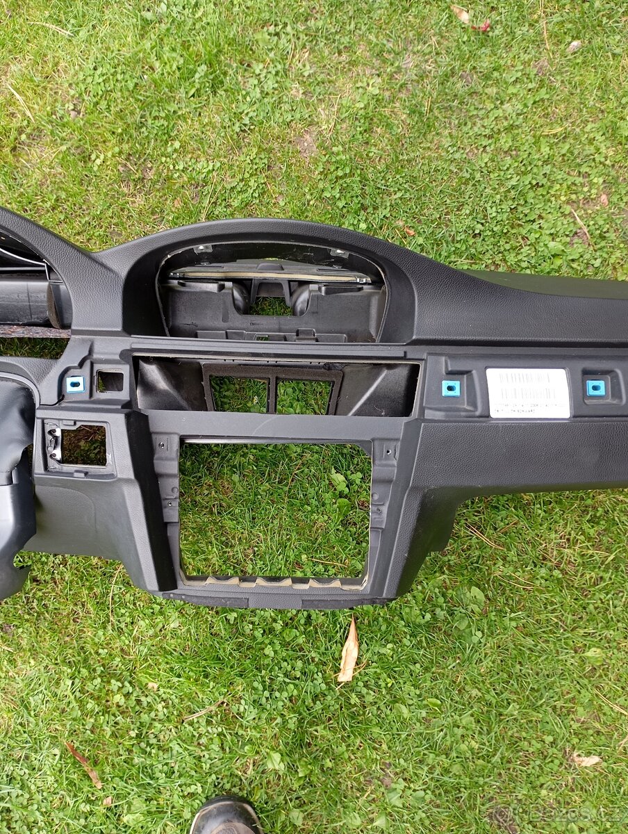 BMW e91 palubní deska - 2