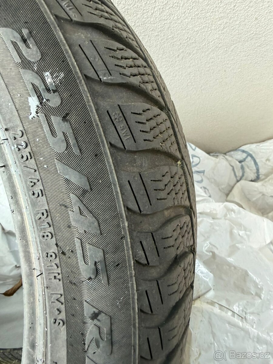 Preu Pirelli Sottozero 225/45 R18 - 2