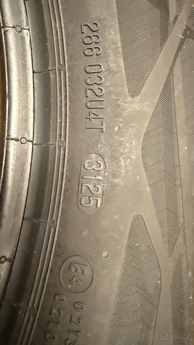 Continental 215/60 R18 - 2