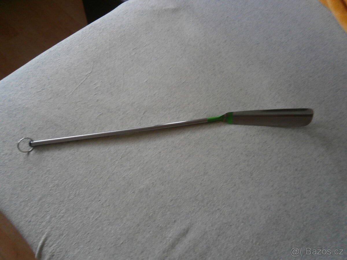 LŽÍCE NA BOTY . - 2