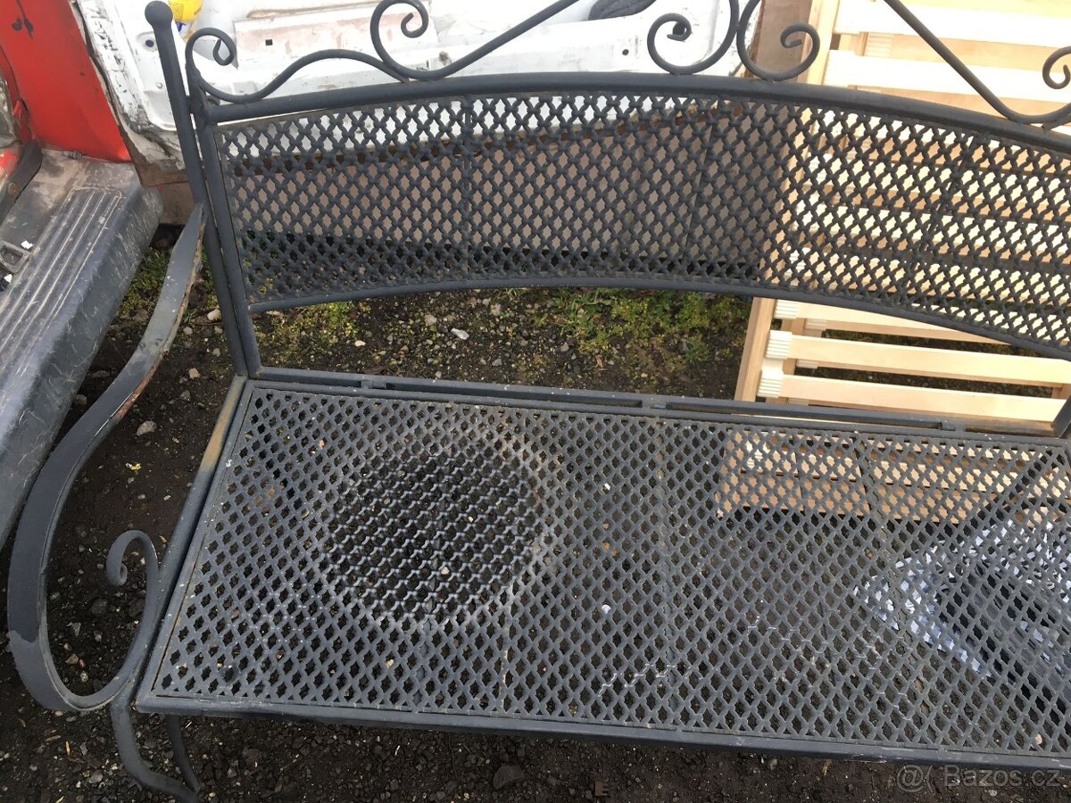 Zahradni lavicka - 2