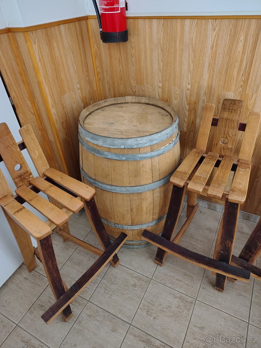 Sada - sudy a židle - 2