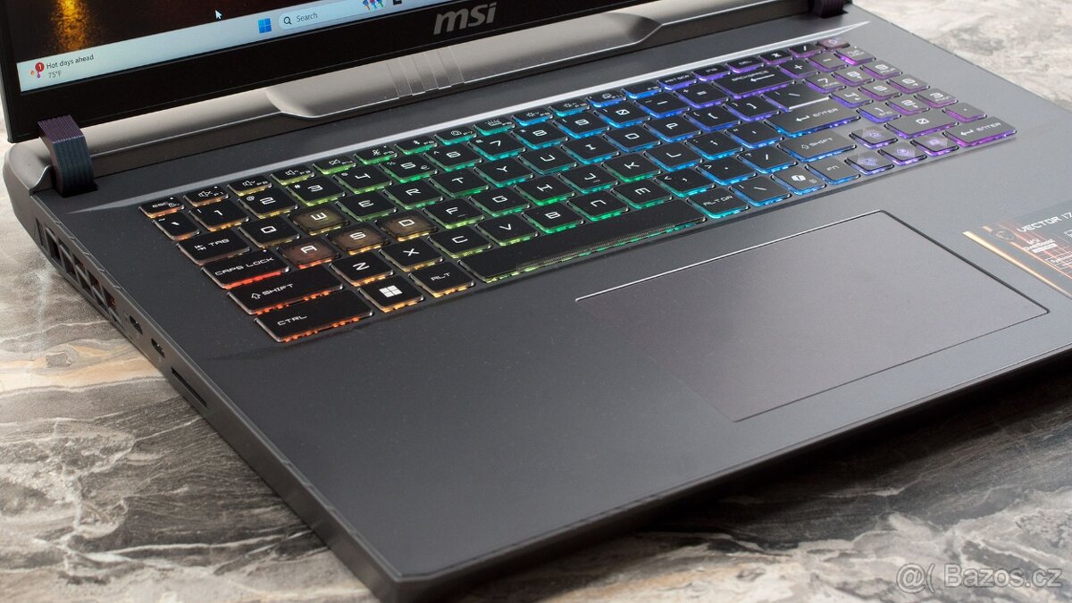 Herní 17" notebook MSI Vector | RTX 5080 | Ultra 9 | 240 Hz - 2