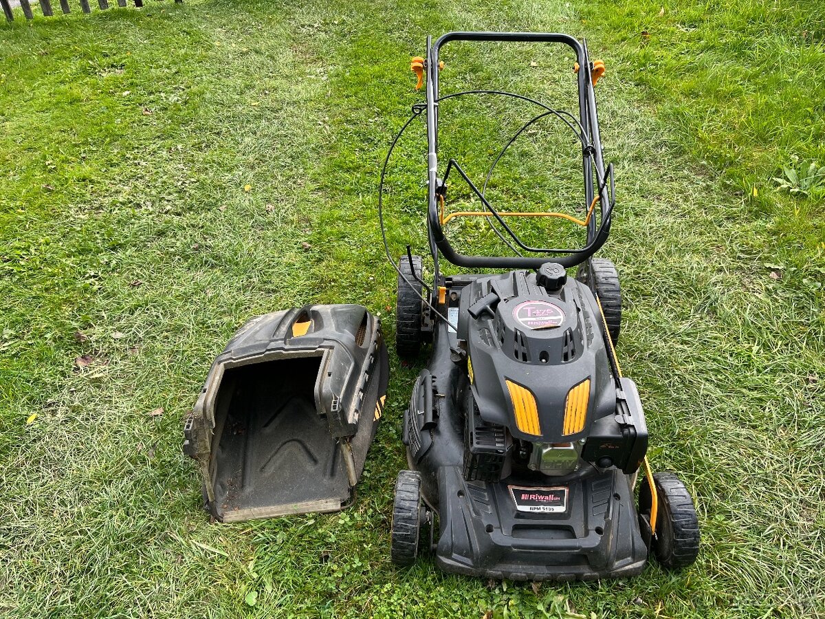Zahradní sekačka Riwall pro - 2