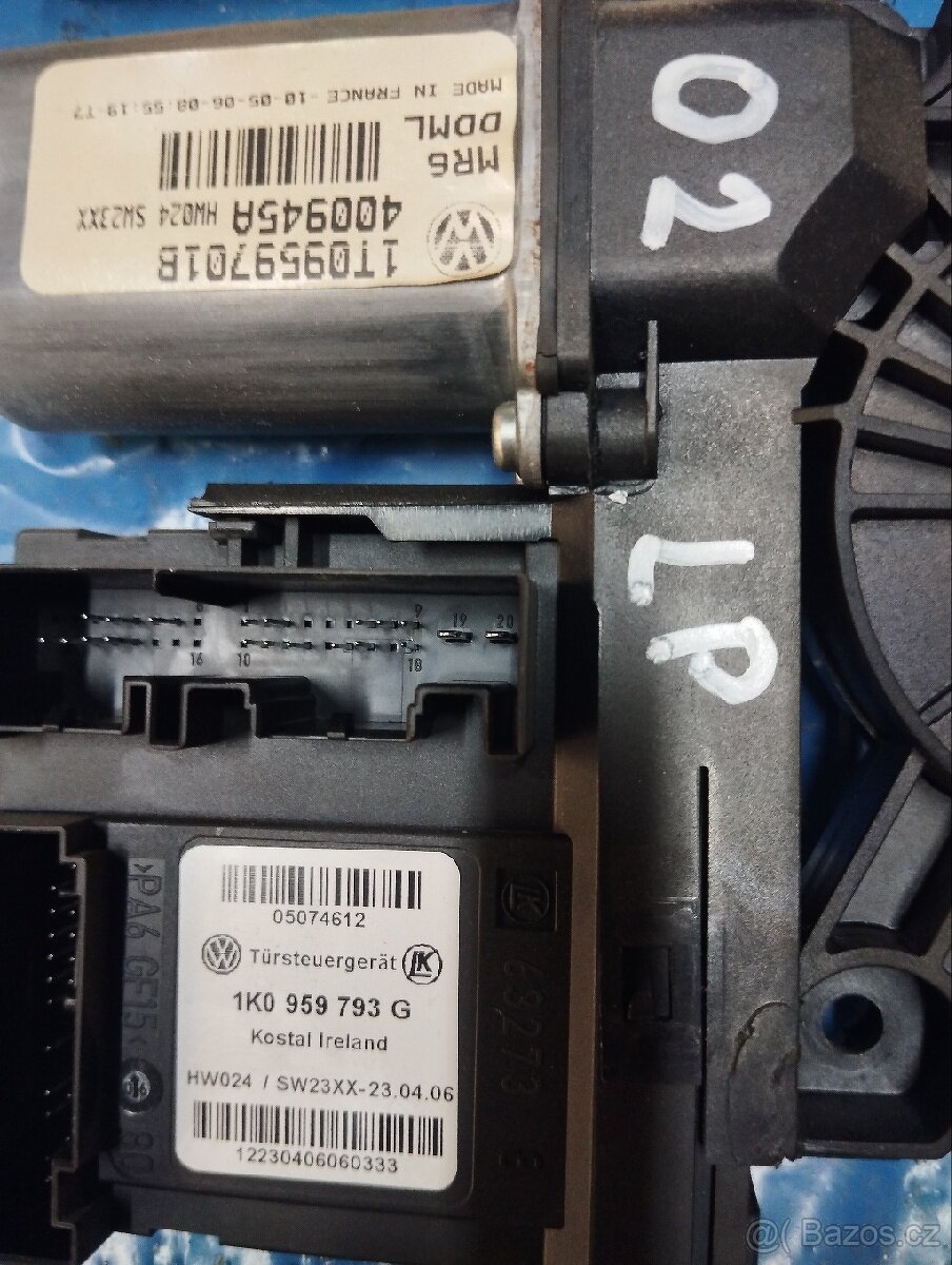 Octavia 2 motorek stahování okna - 2