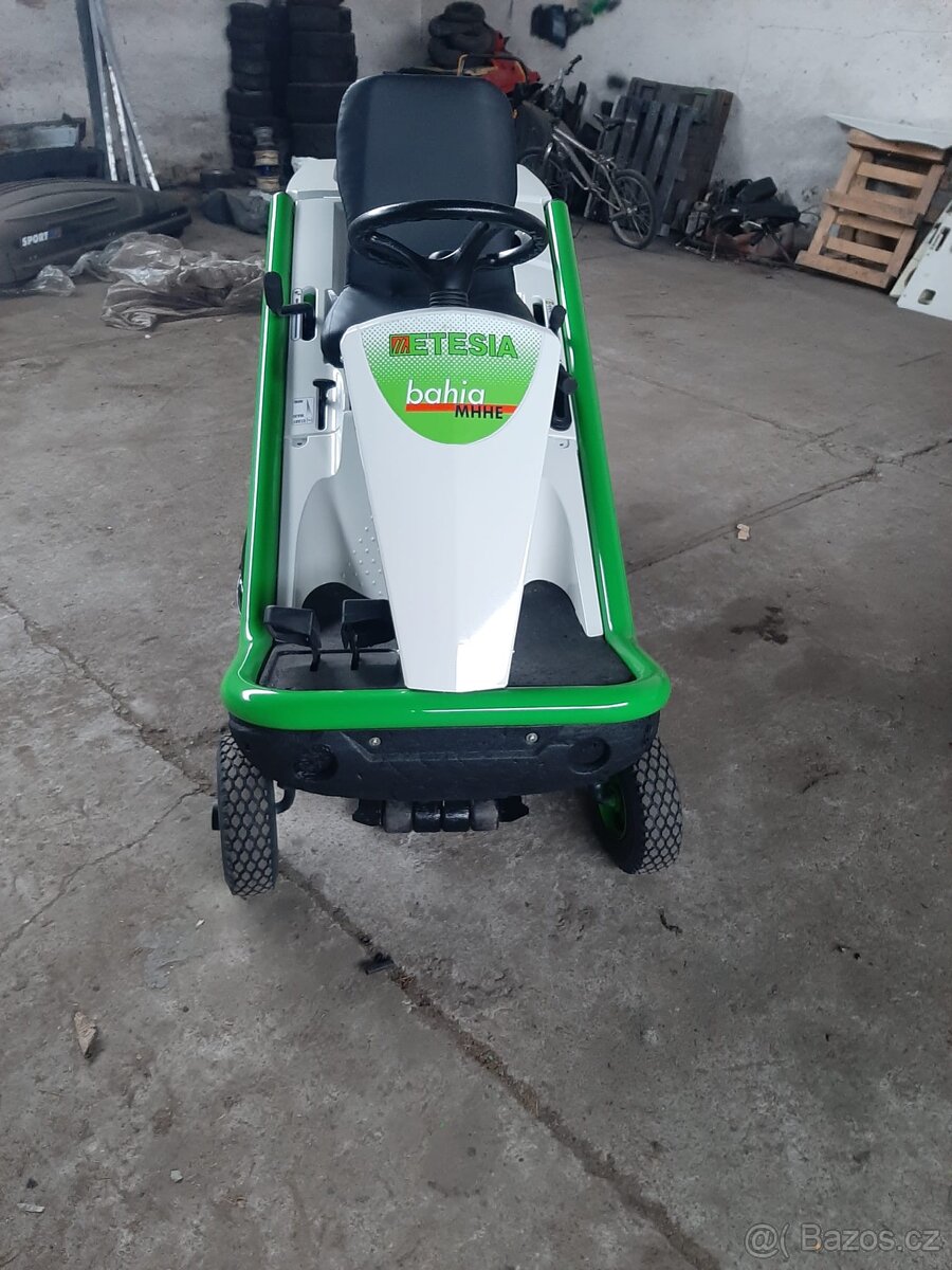 Zahradni traktor Etesia Bahia - 2