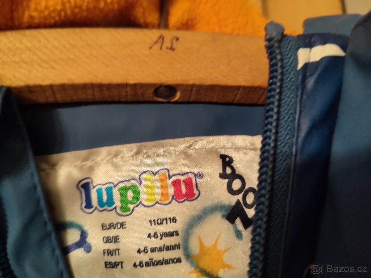 Nepromokavá zateplená bunda lupilu
drobná vada viz. foto - 2