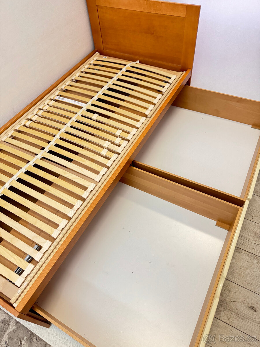 Prodám postel z masivu - 2